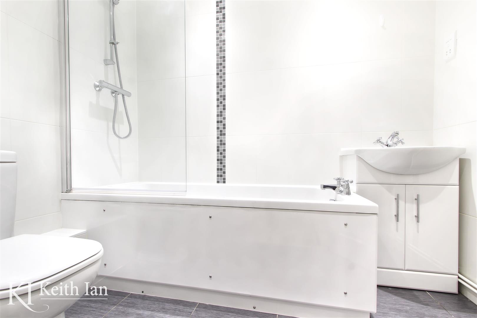 Horseshoe Court, Stanstead Abbotts Keith Ian